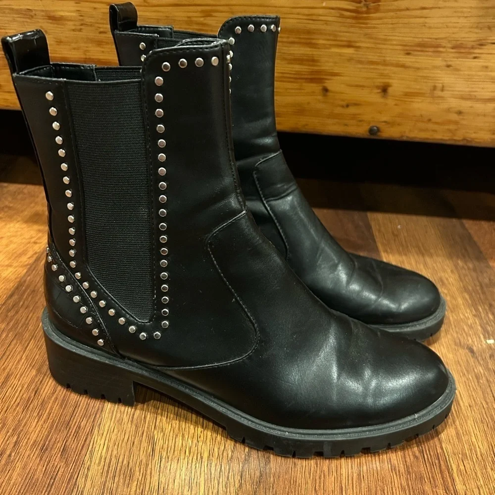 Womans Zara Trafaluc Pull On Ankle Boots 6.5 / 7 Black Stud Accents Chunky Heel